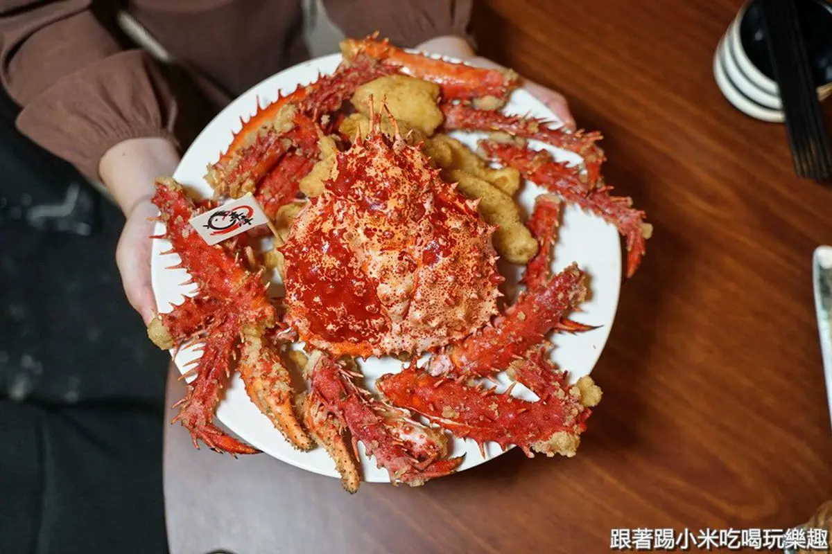 在地吃貨推！竹北從早嗑到晚這5家：臭豆腐蛋餅、鹽酥帝王蟹、噴汁大腸包小腸