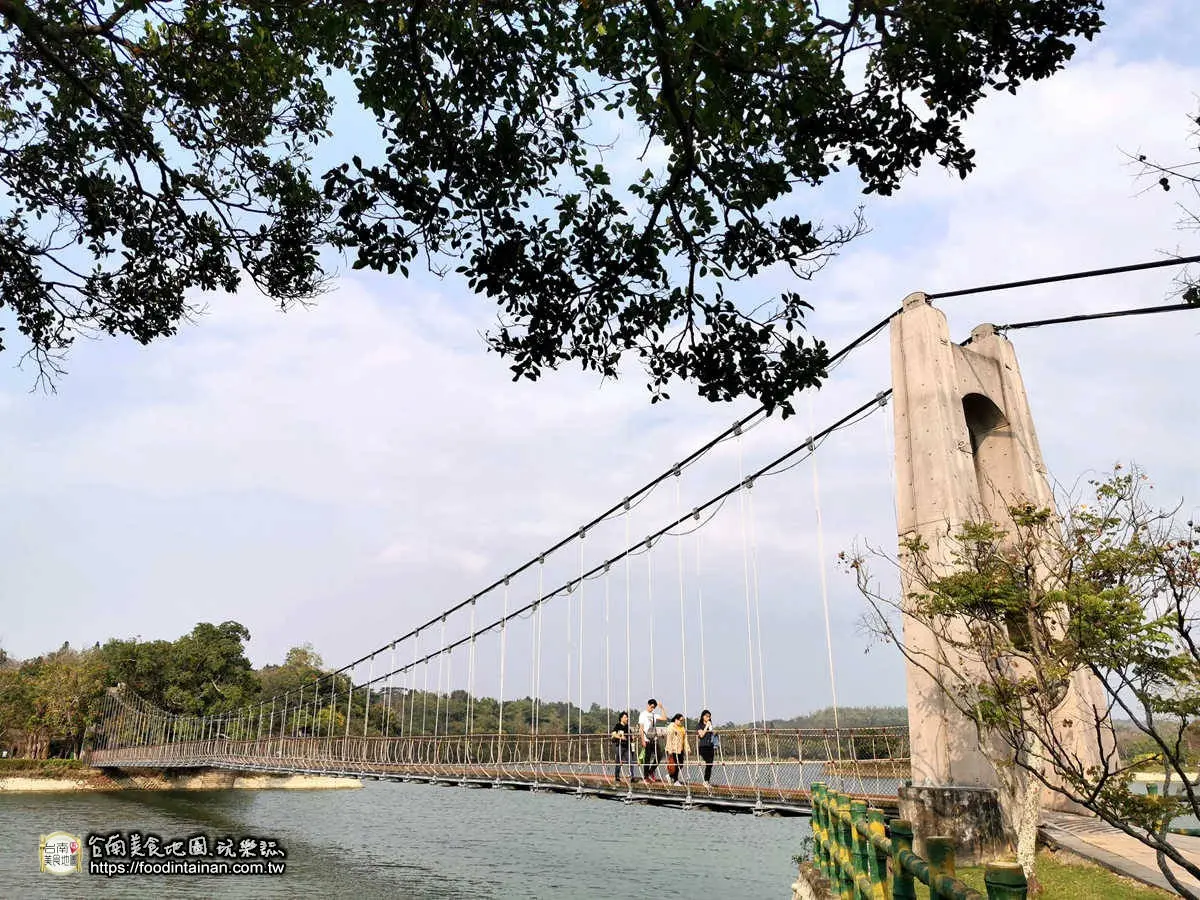 【全台15座絕美吊橋】安全距離小旅行!俯瞰36彎公路、摩天輪,「吊橋上的台灣」原來這麼美 【全台15座絕美吊橋】安全距離小旅行!俯瞰36彎公路、摩天輪,「吊橋上的台灣」原來這麼美