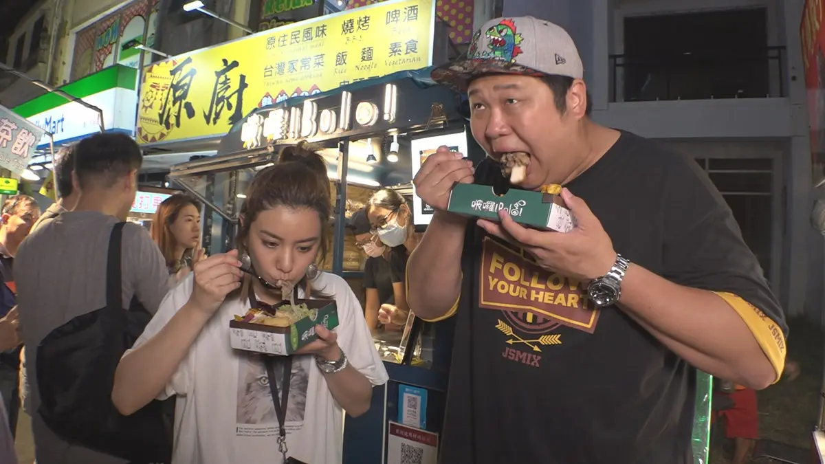 六星級之旅變銅板行程!莎莎、哈孝遠被放生,墾丁大街拉客賺旅費 六星級之旅變銅板行程!莎莎、哈孝遠被放生,墾丁大街拉客賺旅費
