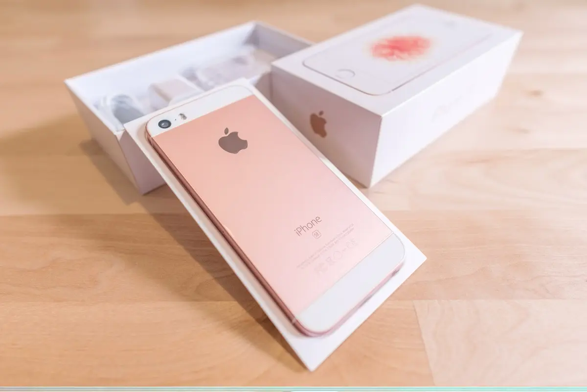 庶民果粉等起來!平價版iPhone SE還有「5.5吋」,不到2萬元能買Plus 庶民果粉等起來!平價版iPhone SE還有「5.5吋」,不到2萬元能買Plus