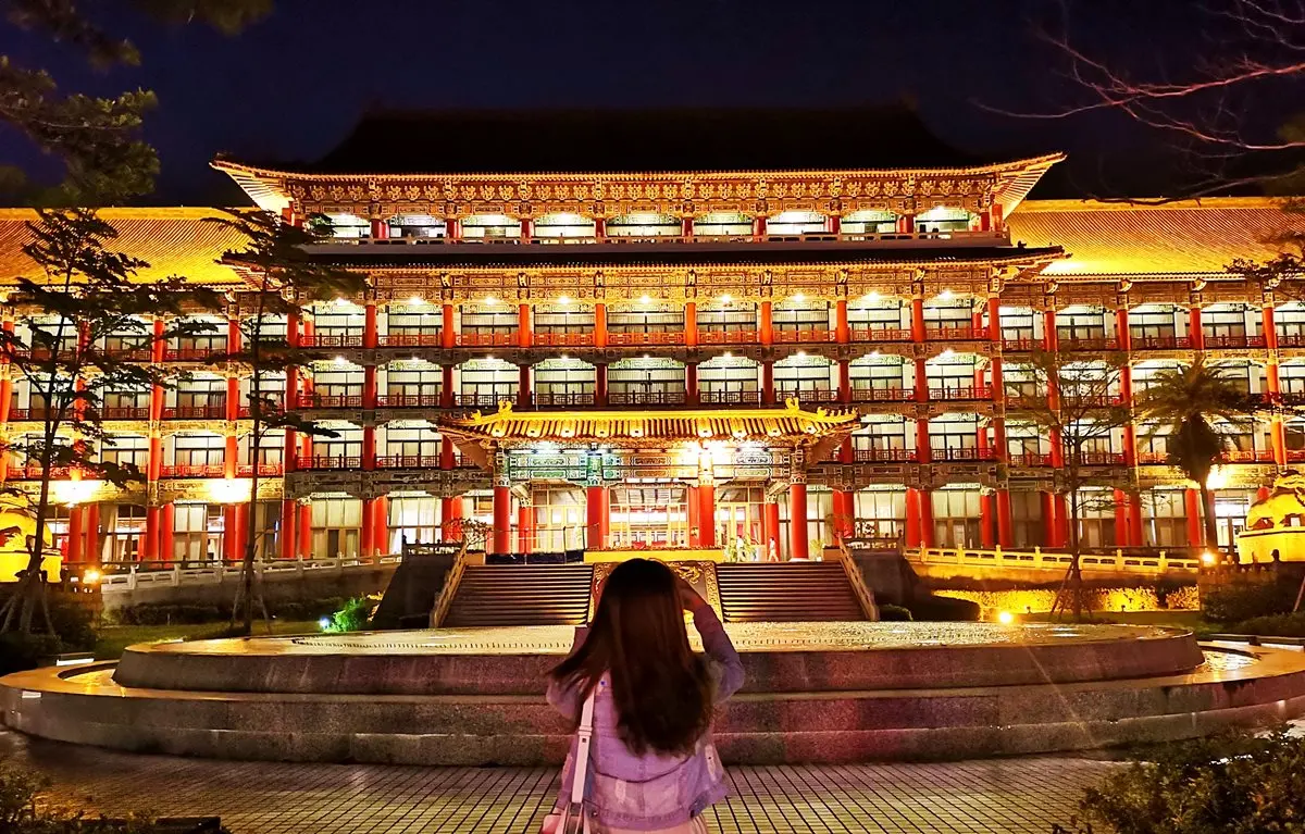 搶先直擊！高雄圓山最神祕景點「消失的密室」竟藏在衣櫃，連員工都不知