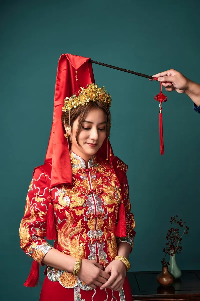 神祕男友首度曝光!莎莎《食尚玩家》大秀「有點露」婚紗,被甜喊「很好看」 神祕男友首度曝光!莎莎《食尚玩家》大秀「有點露」婚紗,被甜喊「很好看」