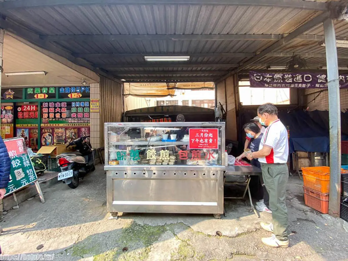 在地人口袋名單！台南５家脆皮煎餃：20年黃金鍋貼、神祕餐車綠皮餃