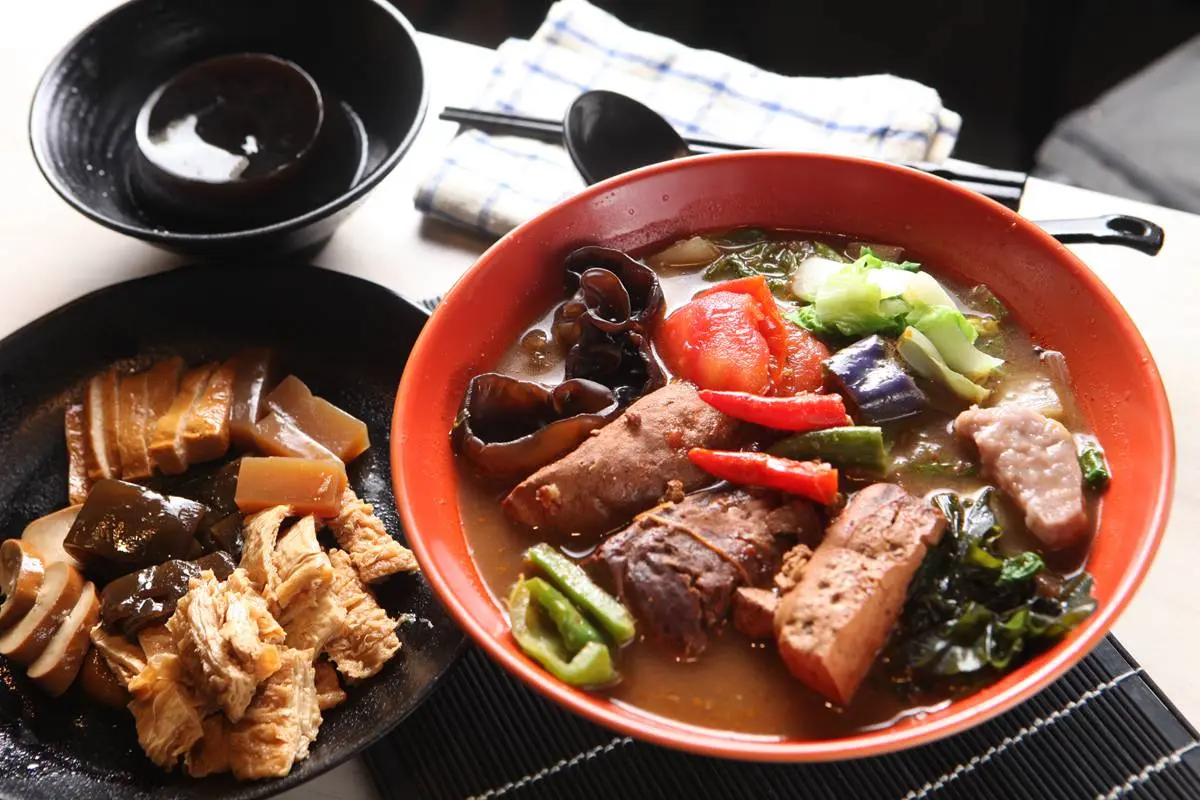 特色小吃請你啦!龜苓膏、小章魚千層燒、鹽酥雞、魯熟肉,手機有「2、5、7」任一碼都可抽 特色小吃請你啦!龜苓膏、小章魚千層燒、鹽酥雞、魯熟肉,手機有「2、5、7」任一碼都可抽