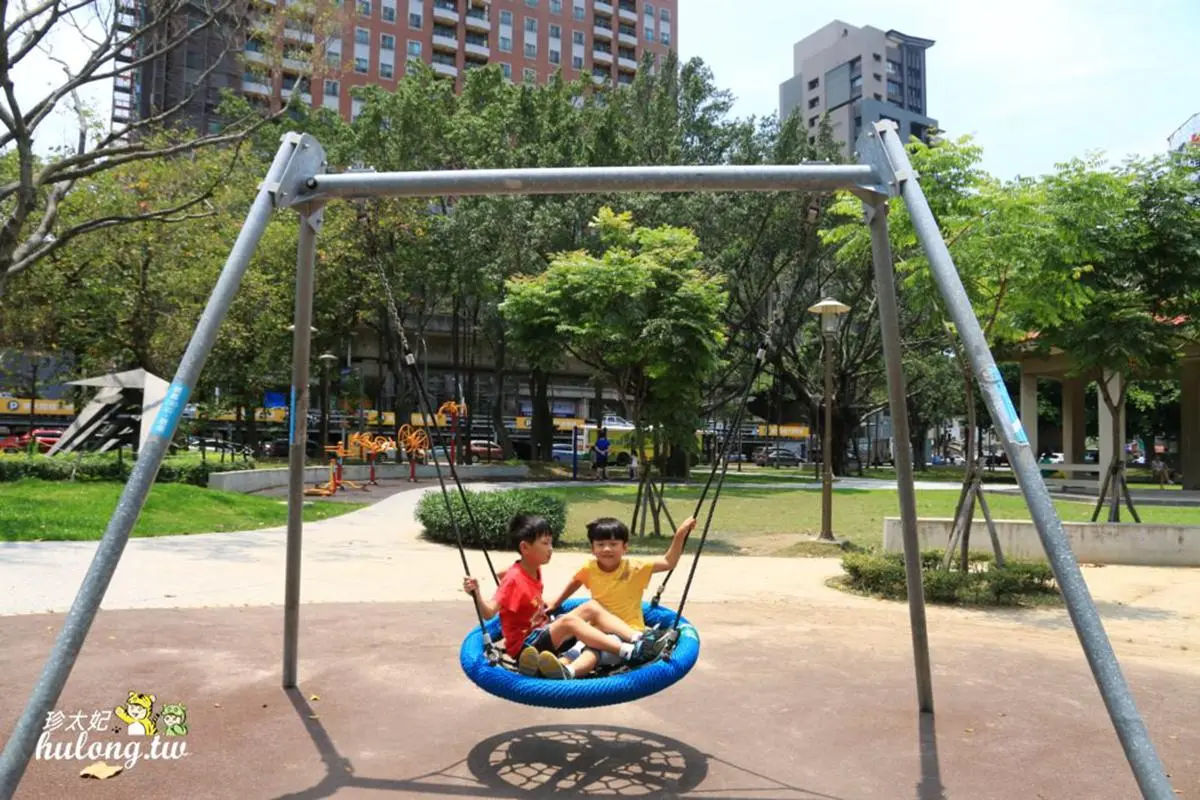 大人小孩都愛！新竹戶外４行程：溜攀岩牆滑梯、看河馬刷牙、陪草泥馬散步