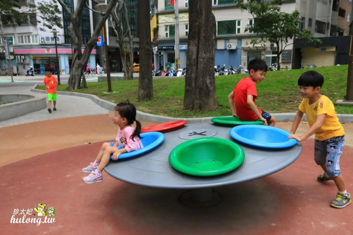 大人小孩都愛！新竹戶外４行程：溜攀岩牆滑梯、看河馬刷牙、陪草泥馬散步