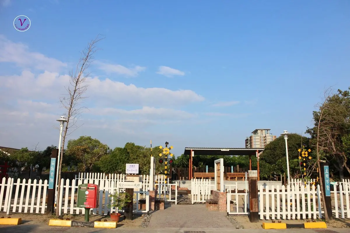 火車迷要衝！台南親子新景點「牛稠子車站」，必拍漫步鐵軌照