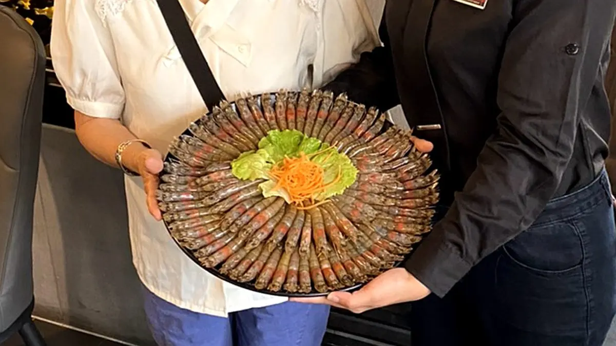 「幾歲就送幾隻蝦」再一波！這回是老牌沙茶火鍋，年紀最長加碼送現金券