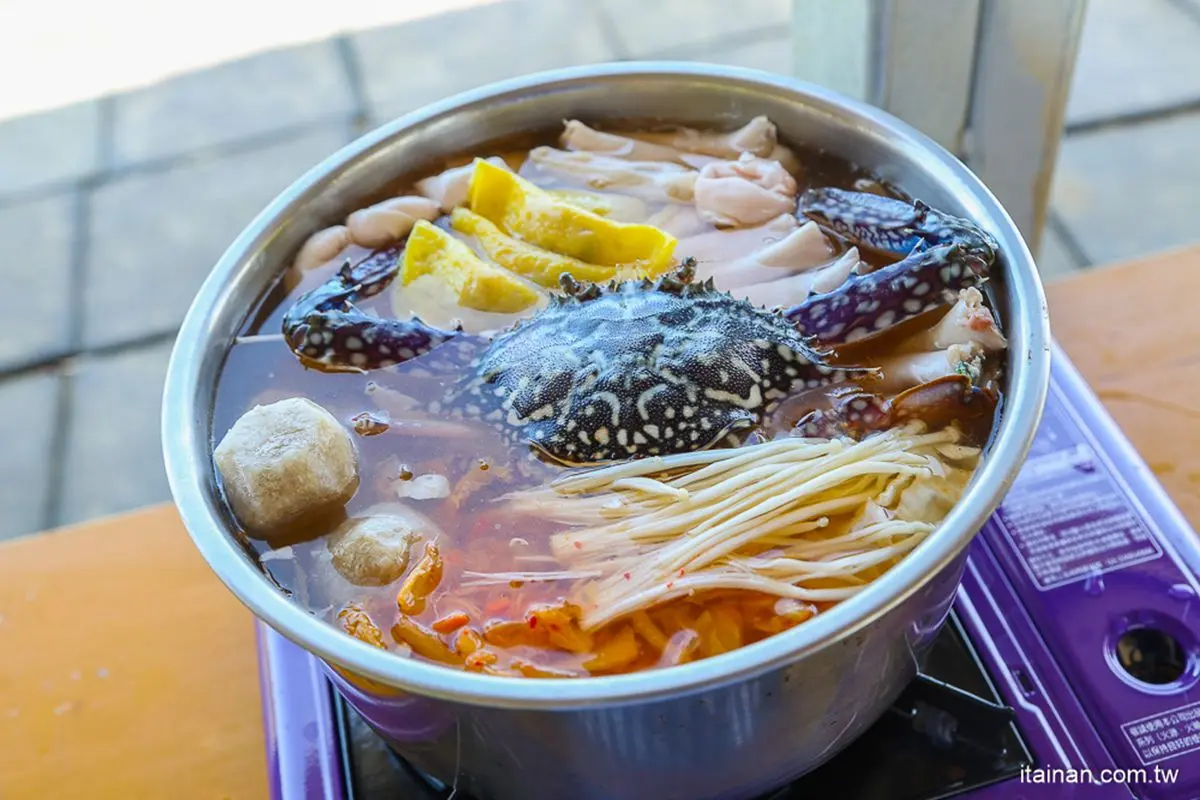 和孩子一起去釣魚！台南休閒魚池限用「路亞」，現釣現烤還可煮火鍋