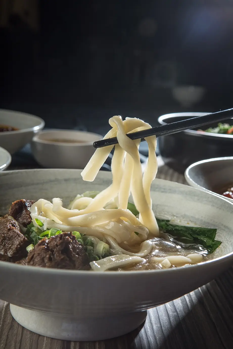4款TOP級牛肉麵在家也能開吃！天王來台指名「麻神」、「六福皇宮」主廚監製都吃得到
