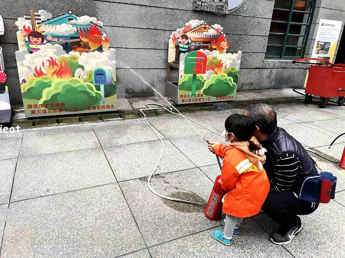 來當帥氣消防員！新竹親子免費景點消防博物館，體驗滅火、開消防車