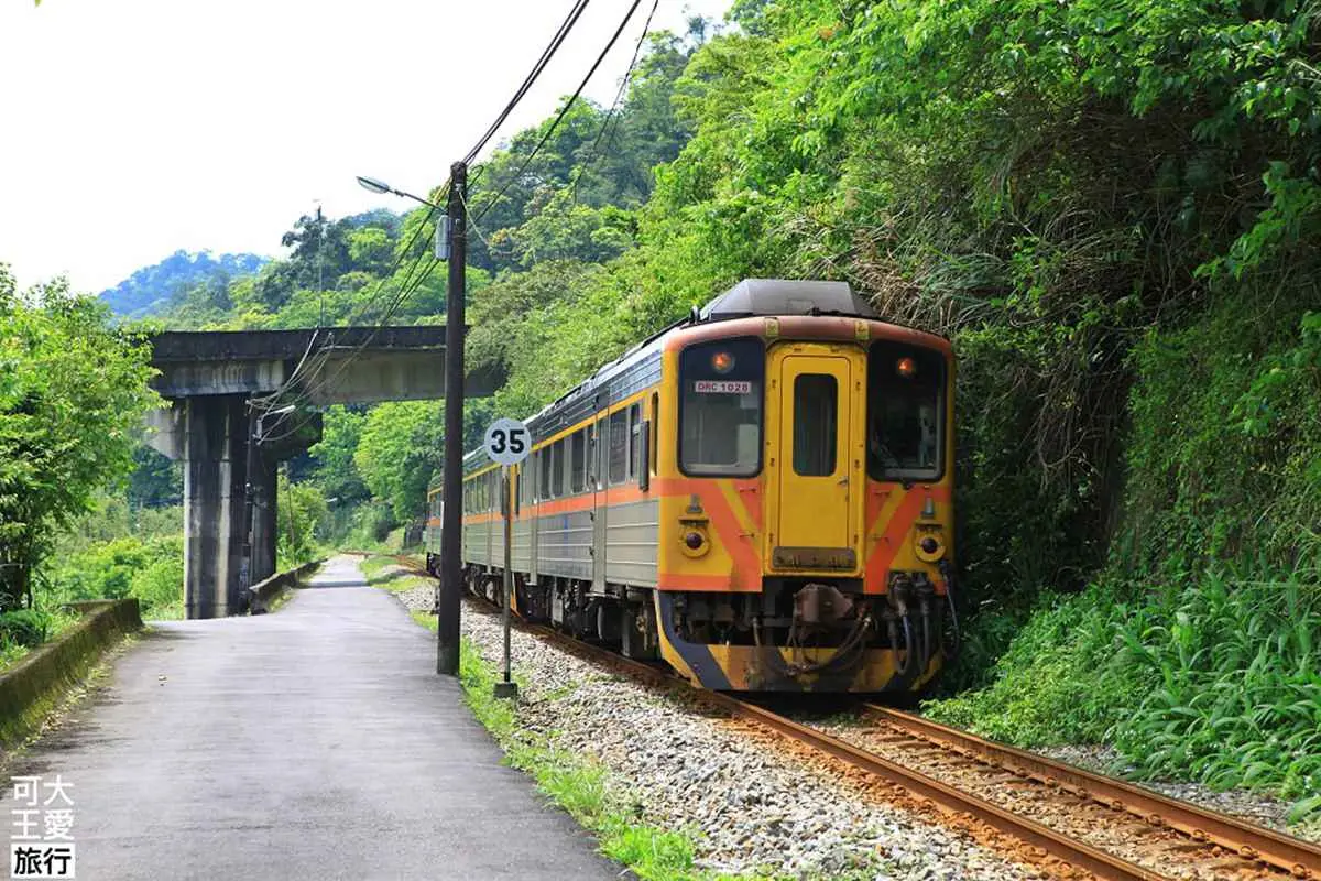 新手也能輕鬆爬!雙北6條超消暑「瀑布步道」:10分鐘攻頂、台版尼加拉瀑布 好走不累!全台17條美景親子步道:森林祕境、無敵海景、清涼瀑布全收錄