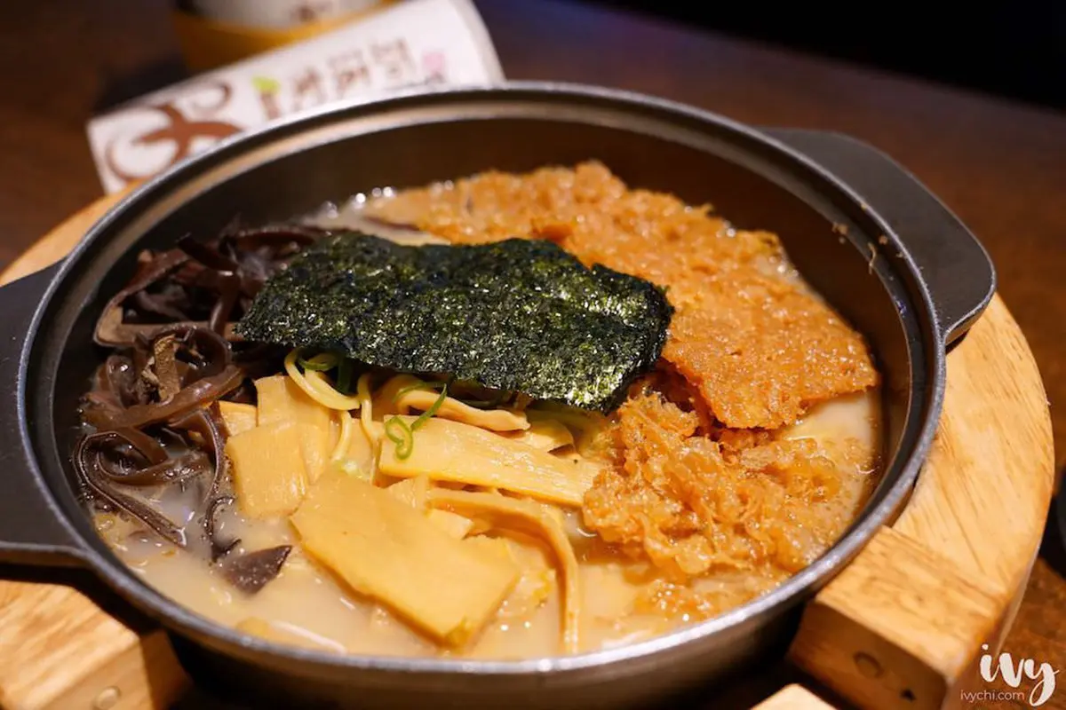 小資聚餐首選!一中街高CP值餐廳就推這3間,抹茶燉飯、蛋酥拉麵不用200元 小資聚餐首選!一中街高CP值餐廳就推這3間,抹茶燉飯、蛋酥拉麵不用200元