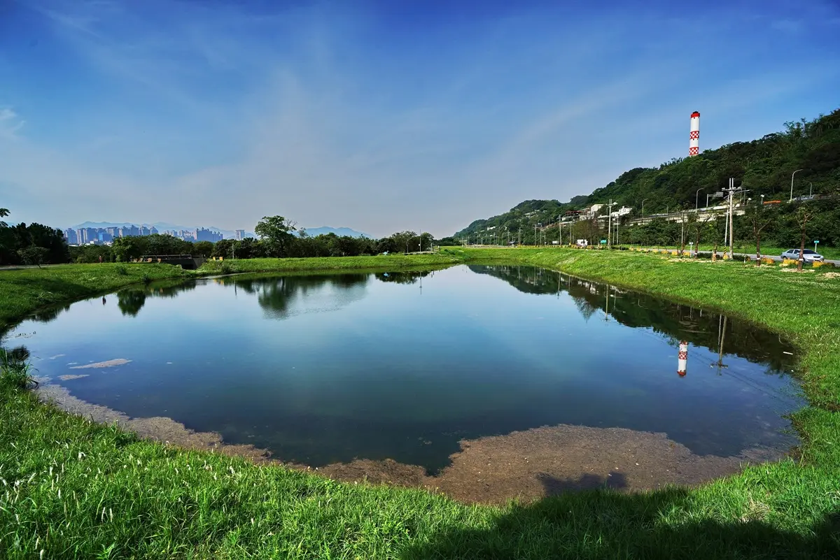 年底前必衝!新北7大免費新景點:迪士尼光雕秀、鏡面心型湖、夢幻裝置月球 年底前必衝!新北7大免費新景點:迪士尼光雕秀、鏡面心型湖、夢幻裝置月球