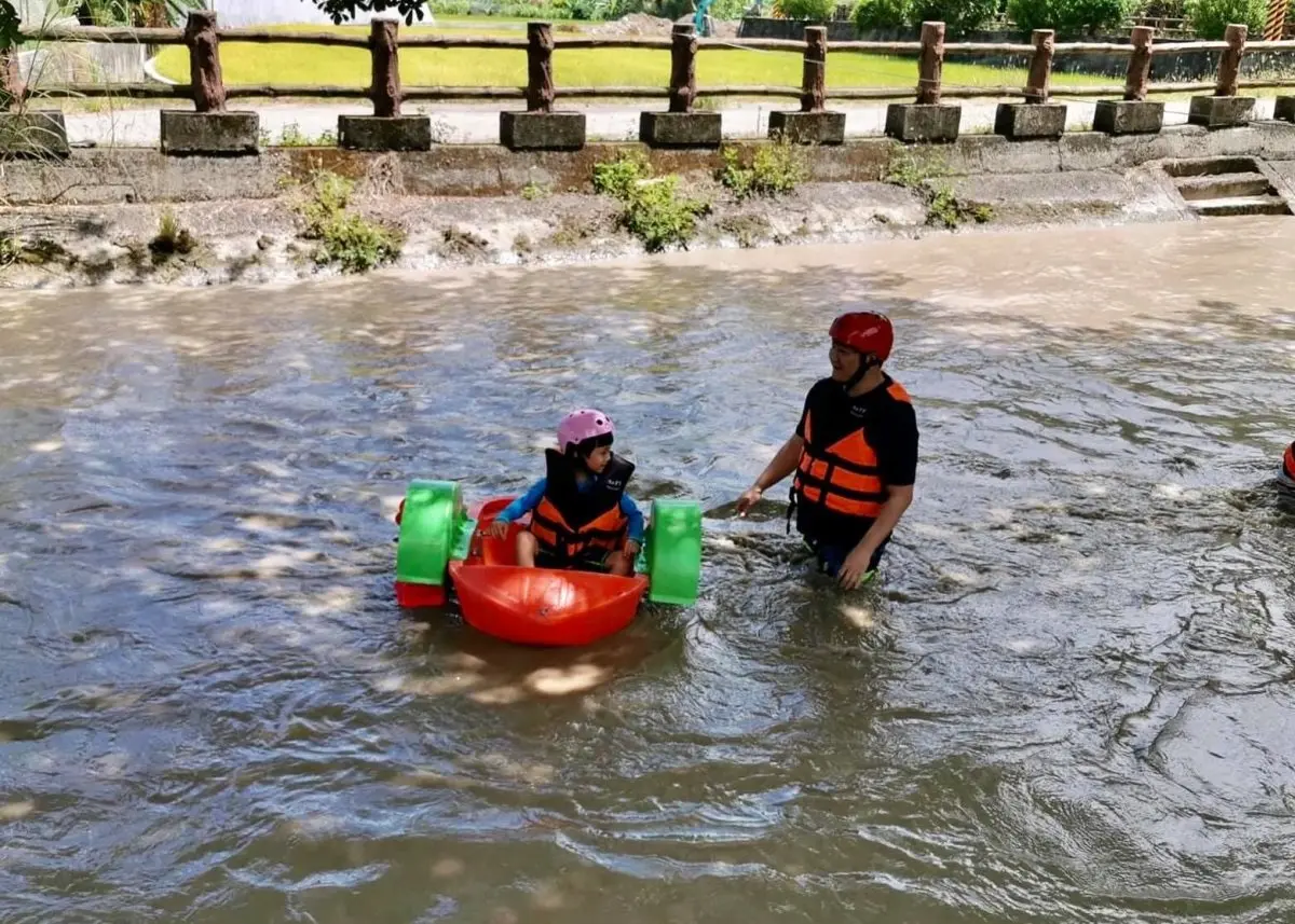 【全台精選9清涼戲水景點】玩水囉!祕境海灘拍天空之鏡、水圳當漂漂河、瀑布嗨玩獨木舟 【全台精選9清涼戲水景點】玩水囉!祕境海灘拍天空之鏡、水圳當漂漂河、瀑布嗨玩獨木舟
