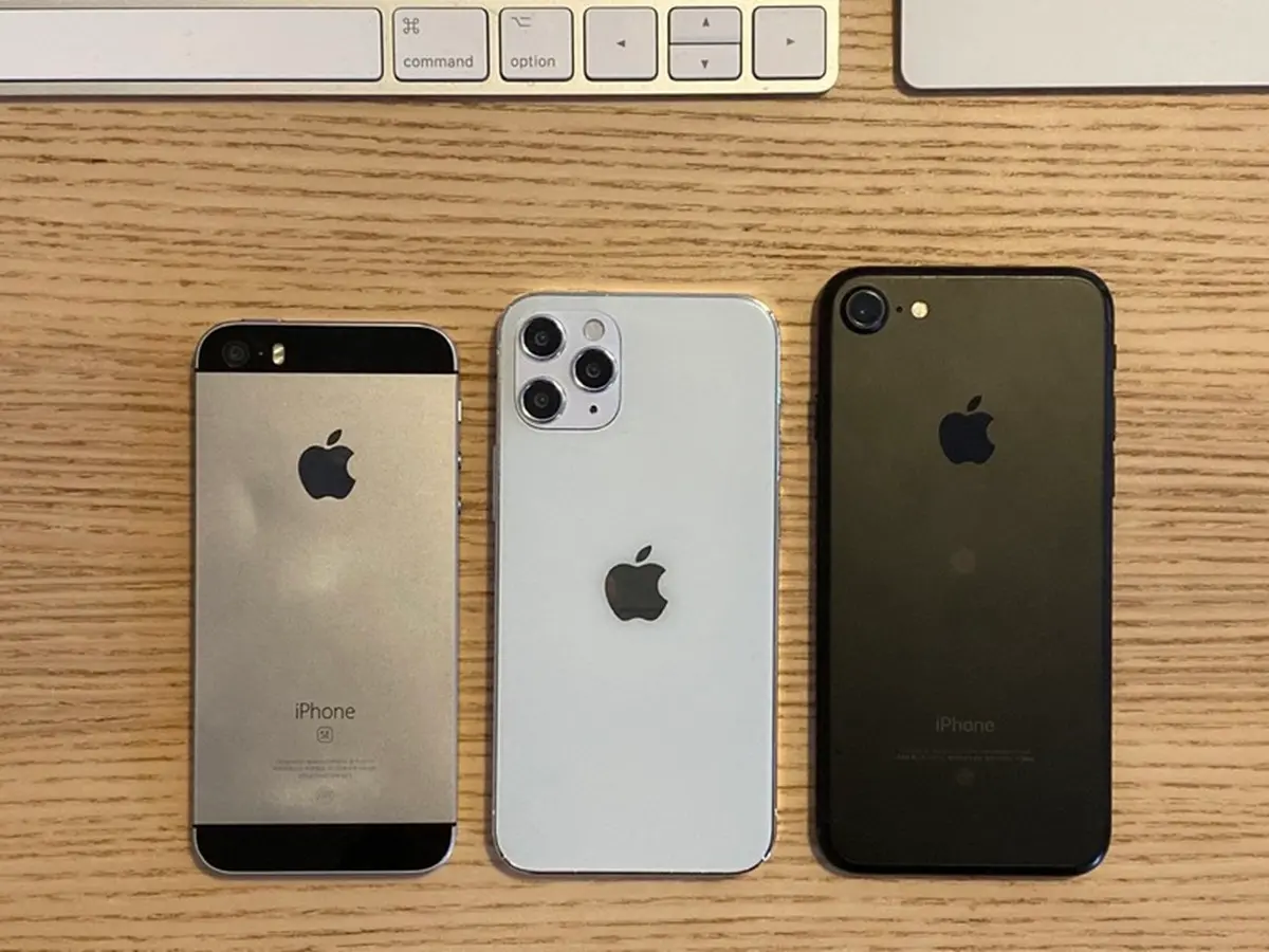 果粉嚇歪iPhone 12「變很小」！走回第一代「單手操控」尺寸，比女生手掌還小