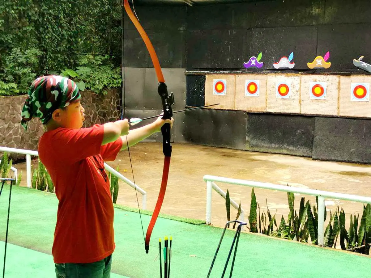 小孩真的會玩瘋!射箭、超大彈弓「闖關尋寶」,空中腳踏車、滑草、手搖船也都來 小孩真的會玩瘋!射箭、超大彈弓「闖關尋寶」,空中腳踏車、滑草、手搖船也都來