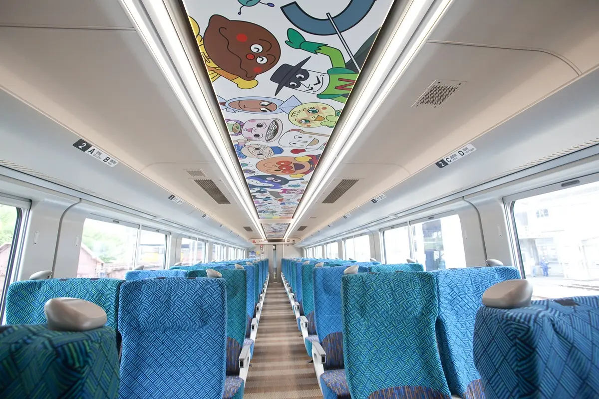 搶先曝光!JR四國今夏改版2款「全新麵包超人列車」,6大角色座椅萌爆 搶先曝光!JR四國今夏改版2款「全新麵包超人列車」,6大角色座椅萌爆