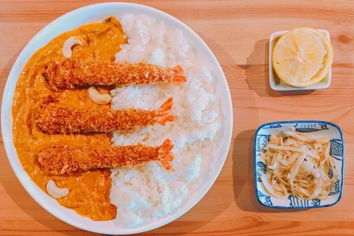 海鮮美食吃一波！整隻墨魚咖哩飯、大蝦軟絲鍋、還有鮮蝦叻沙，想吃什麼馬上抽