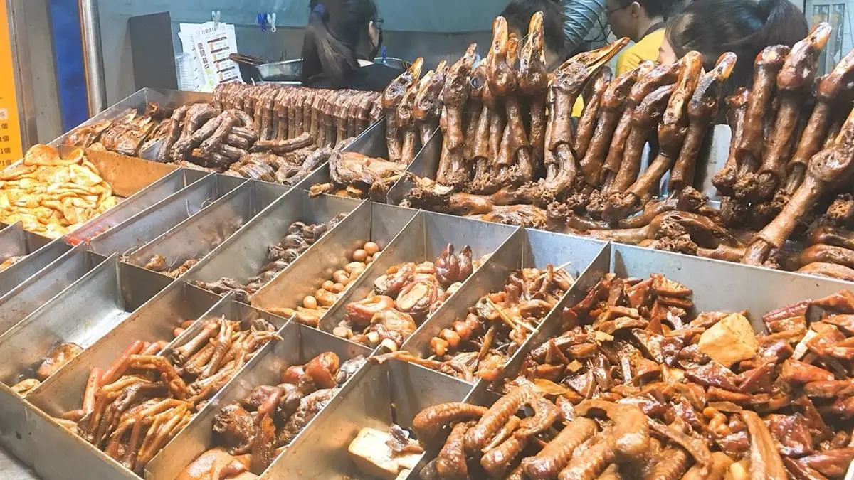 沒吃別說來過嘉義！文化路夜市必排這4家：百年雞肉飯、祖傳砂鍋魚頭