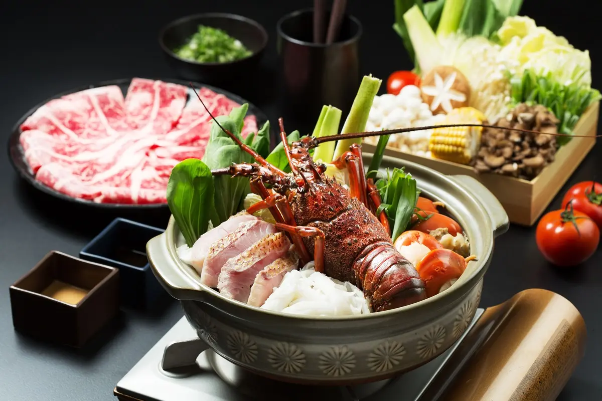2大「0元入住」超狂飯店！爽住星級房再送5000元，免費吃龍蝦鍋、無邊際溫泉池打卡