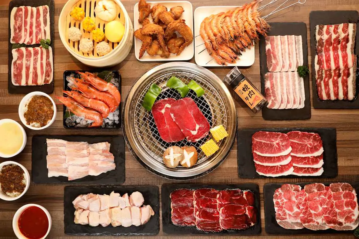 中秋放肆吃肉！全台15家高CP值燒烤吃到飽：299元任選50種食材、380元加購龍蝦