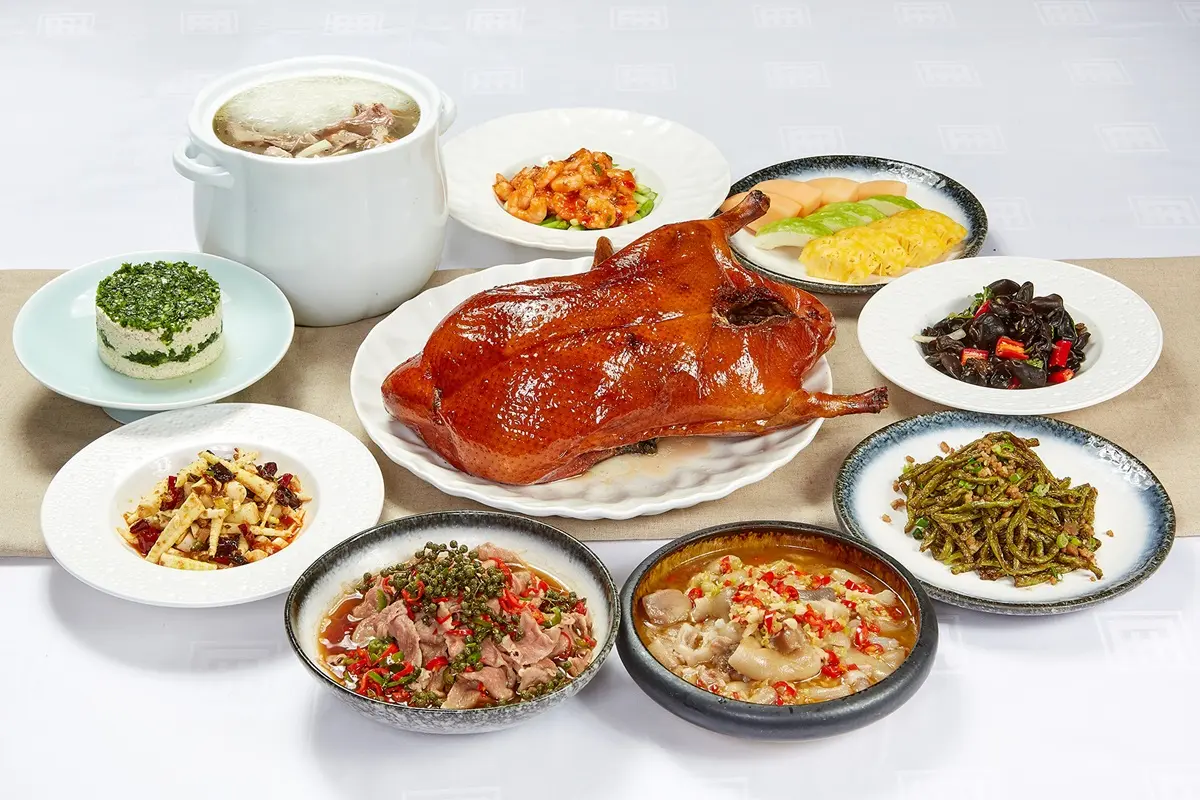 4大飯店「靠爸」好康！吃套餐「免費入住」、龍蝦海鮮桶不用錢、睡到下午3點退房