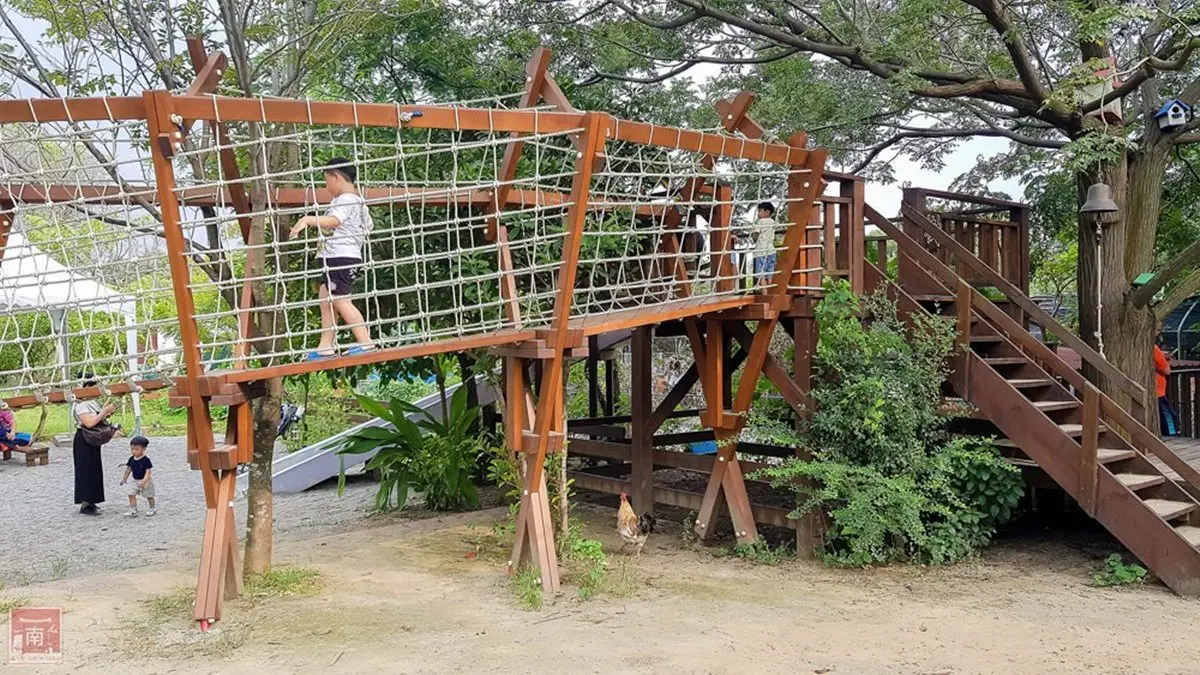 【全台20個親子動物農場】超可愛動物朋友集合啦！羊駝、狐獴、小鴨、毛兔、萌萌豬，還有斑比陪賽跑