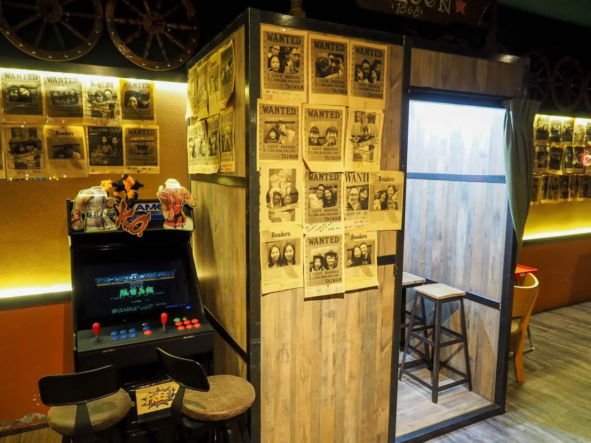 吃喝玩樂全包！西門町網美旅店遊戲機台免費打到爽，點心自助吧任你吃