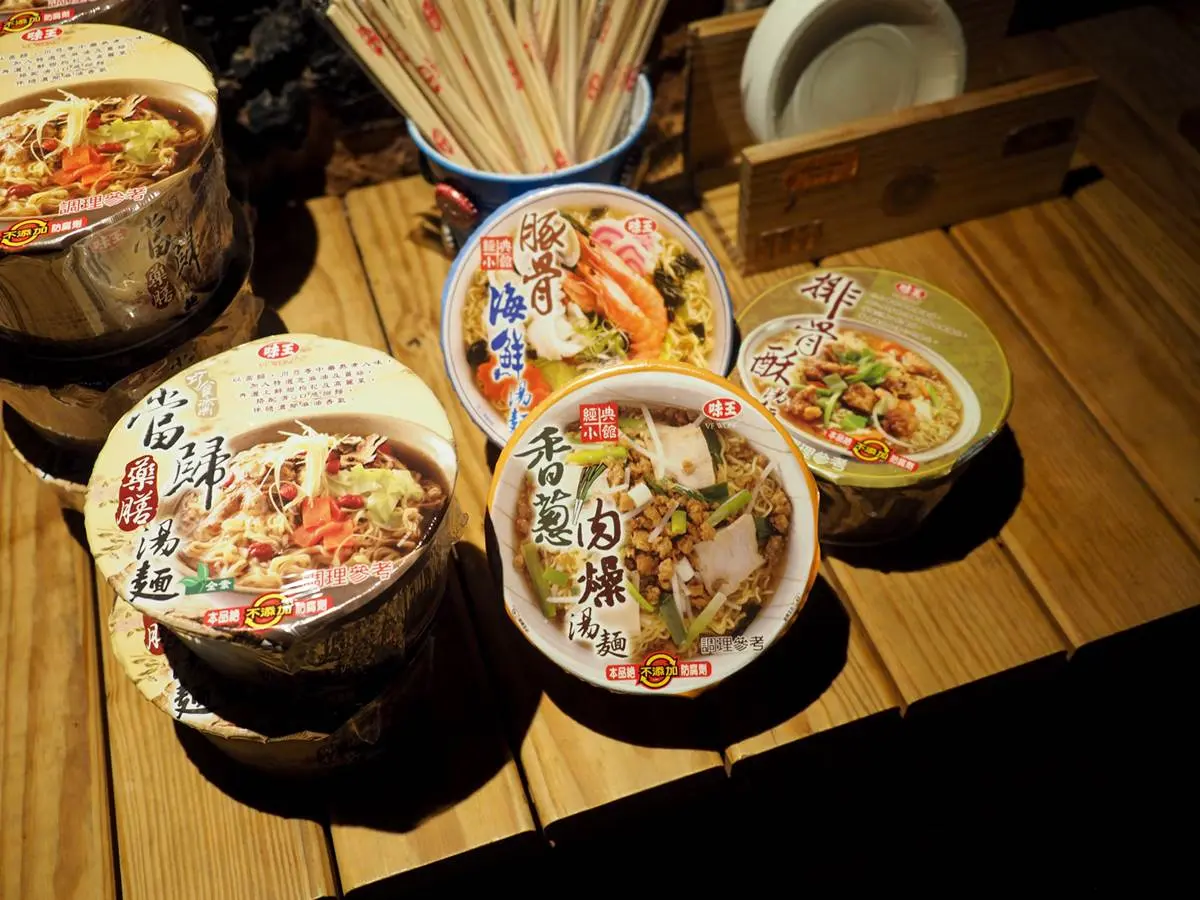 吃喝玩樂全包！西門町網美旅店遊戲機台免費打到爽，點心自助吧任你吃