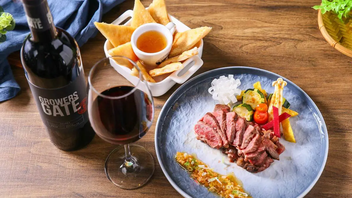 對中「2、3、6」任一碼免費吃，正統義大利披薩、料爆多西班牙海鮮飯