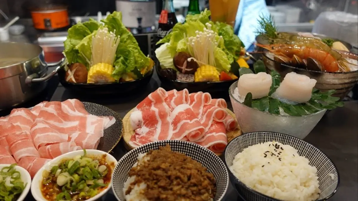不用再排美食街！青埔3間必吃火鍋：獨門酸菜湯、肉肉聯合國、港口直送海鮮