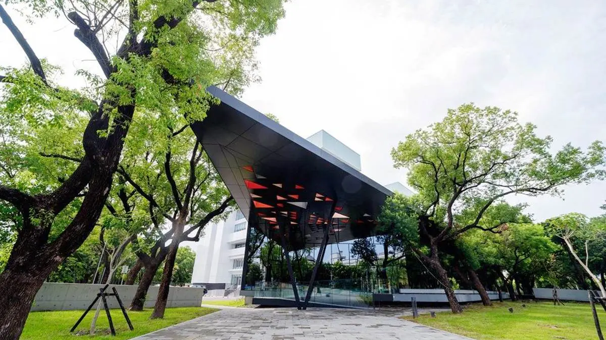 文青網美都想衝！每個位子都有窗景「森林豪宅」屏東圖書館新開幕 