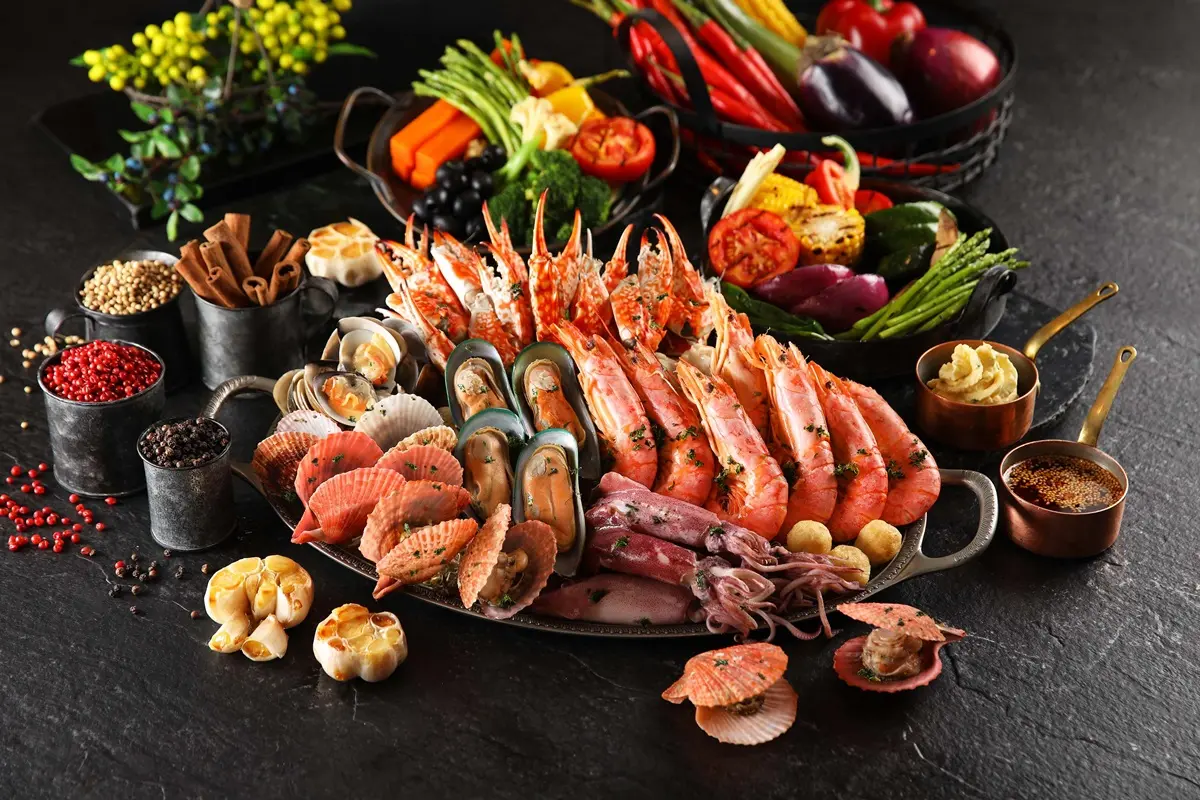 全台最高Buffet「手抓海鮮」吃到飽！天使紅蝦、蟹腳直接嗑
