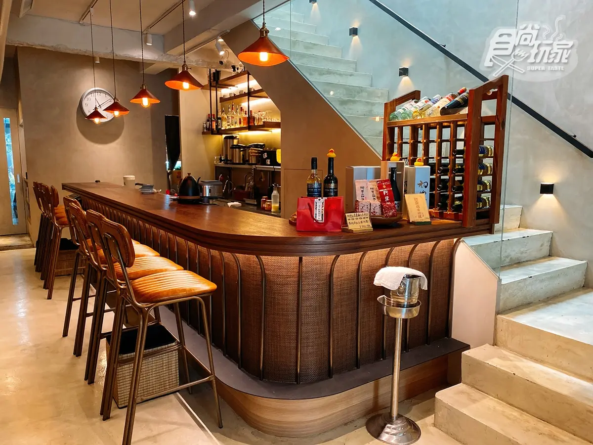 【新開店】全台首創《金牌特務》打卡台菜！網美必拍「山崩珍奶」