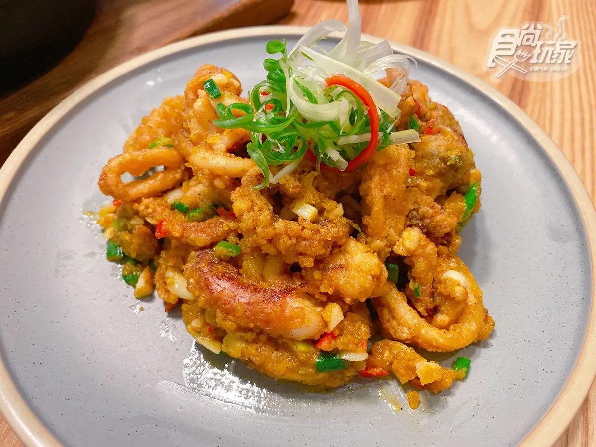 【新開店】全台首創《金牌特務》打卡台菜！網美必拍「山崩珍奶」