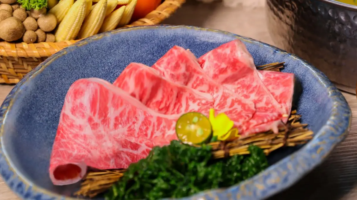 【新開店】爽吃到凌晨4點！「有之和牛」插旗信義，70種食材吃到飽