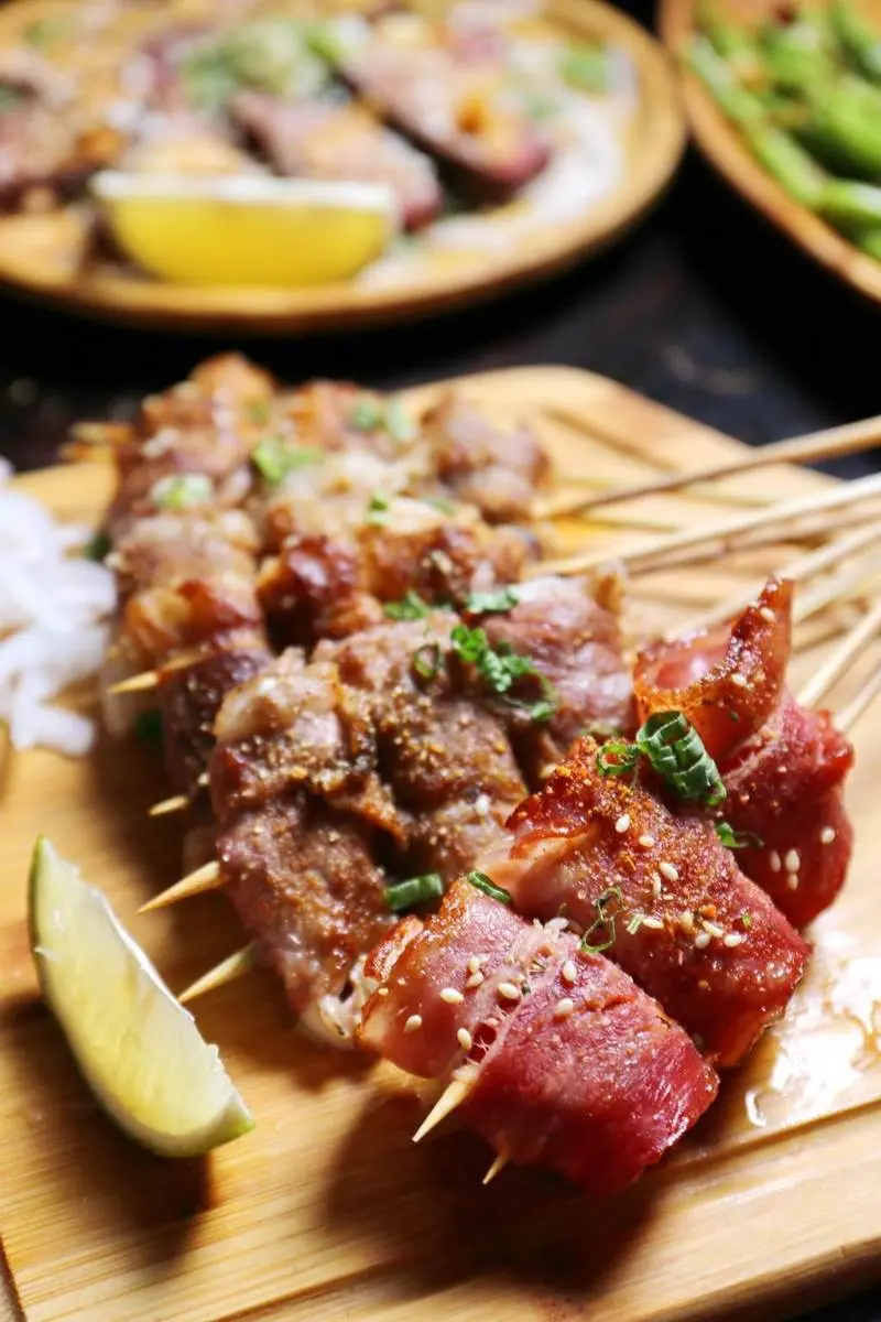 多點幾支也不怕！北、東部12家高CP值串燒，必吃豬肉捲蜜棗、爆蔥肉串