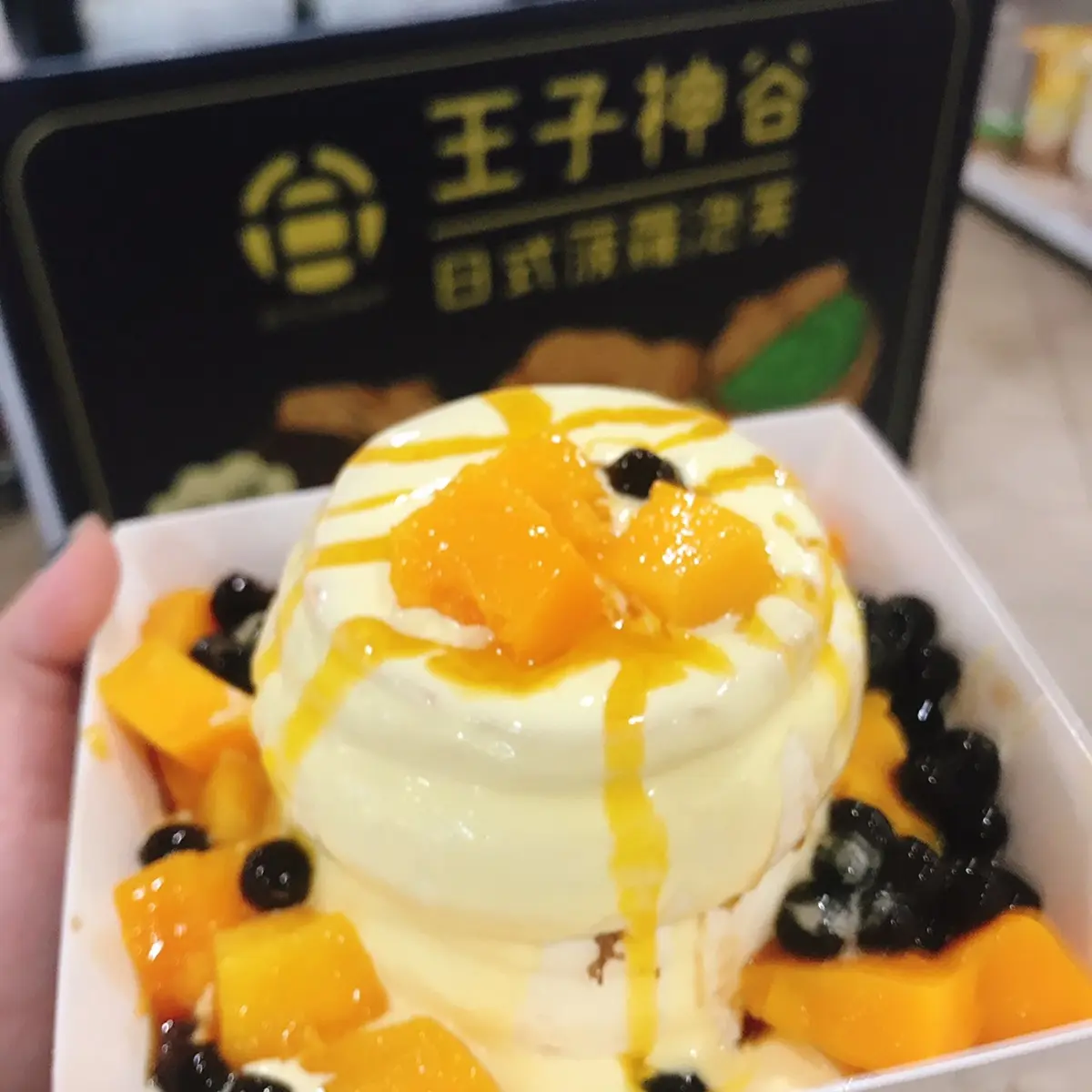 巨型月亮、棒棒糖這裡免費拍！還有「KAKAO聯名飲品」送超萌扇子