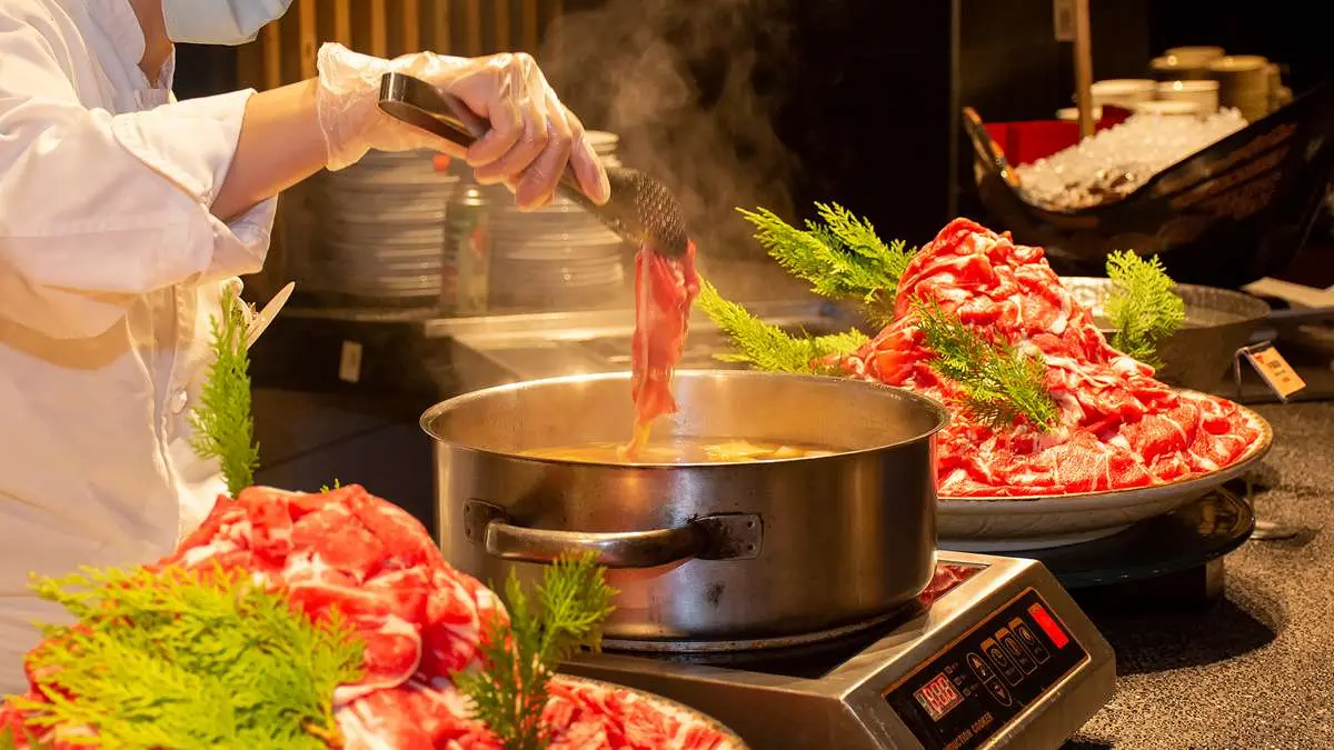 肉肉山壽喜燒吃到飽!現煎牛排、避風塘牛肩肉,欣葉日本料理秋季新菜爽吃100道美食 肉肉山壽喜燒吃到飽!現煎牛排、避風塘牛肩肉,欣葉日本料理秋季新菜爽吃100道美食