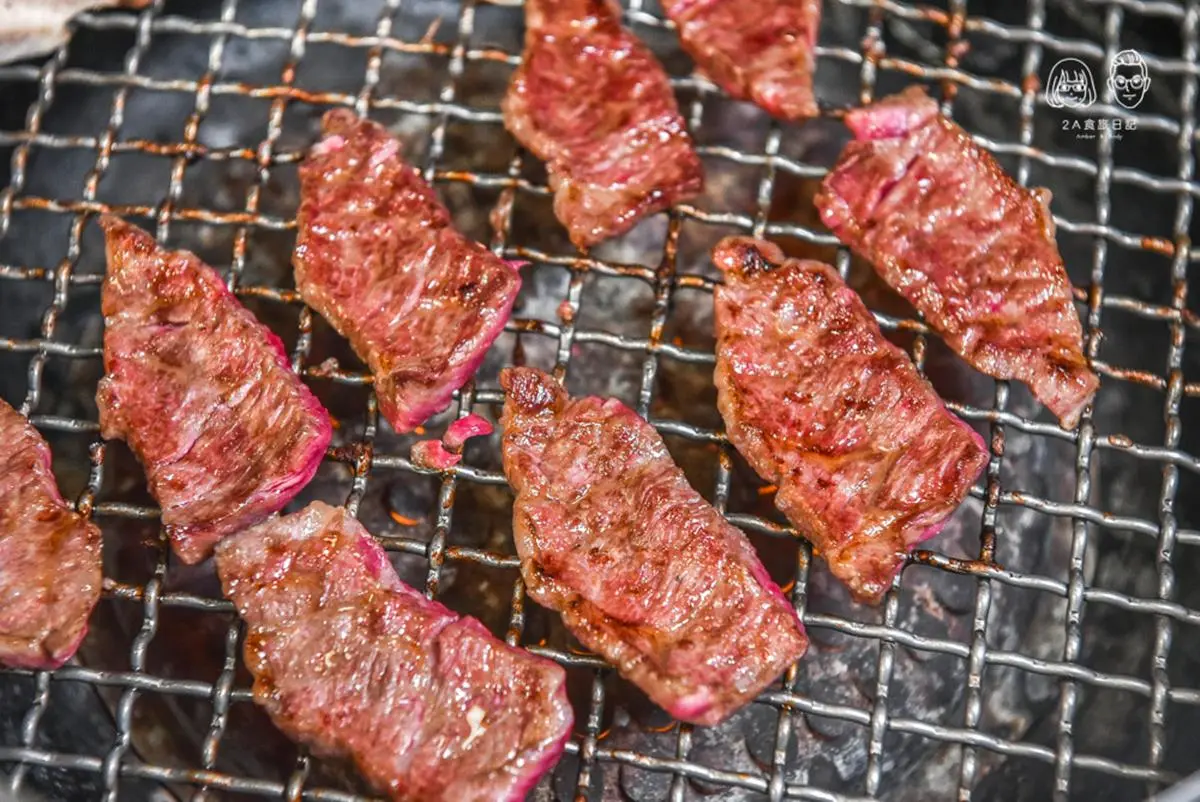 台中4家網美系燒肉店：日式燈籠搭楓紅、復古清宮、小鼓造型高腳椅