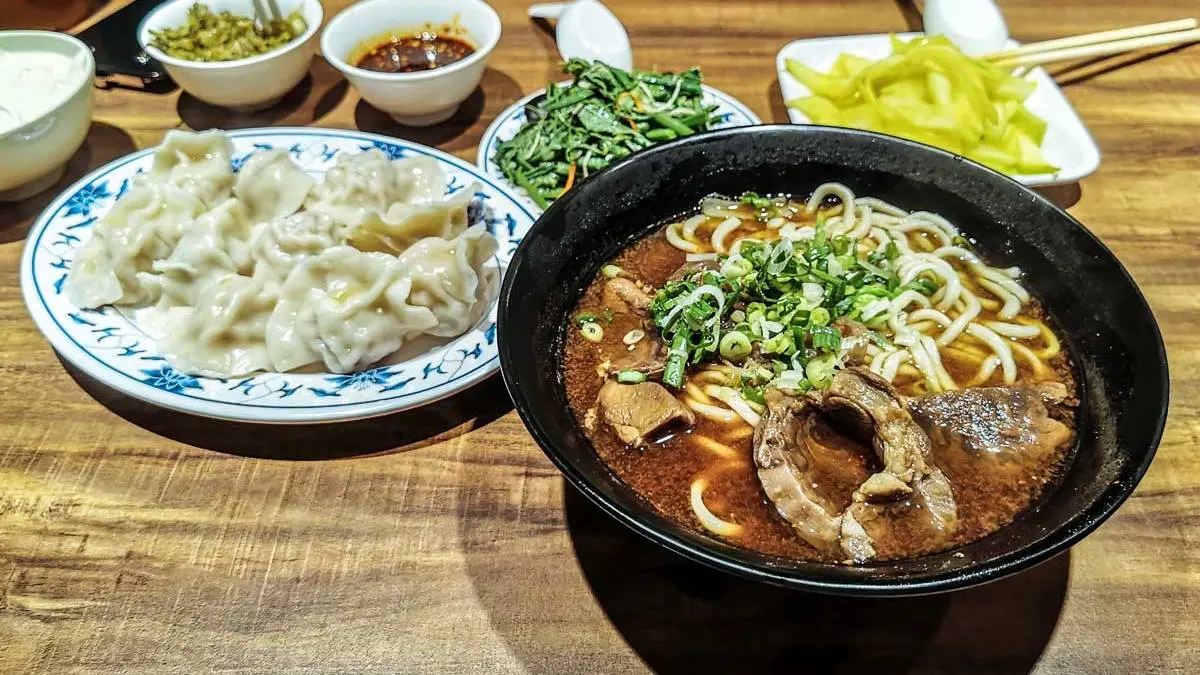 店家超佛心!桃園牛肉麵130元就能吃到飽,還有豆漿豆花、冷飲無限享用 店家超佛心!桃園牛肉麵130元就能吃到飽,還有豆漿豆花、冷飲無限享用