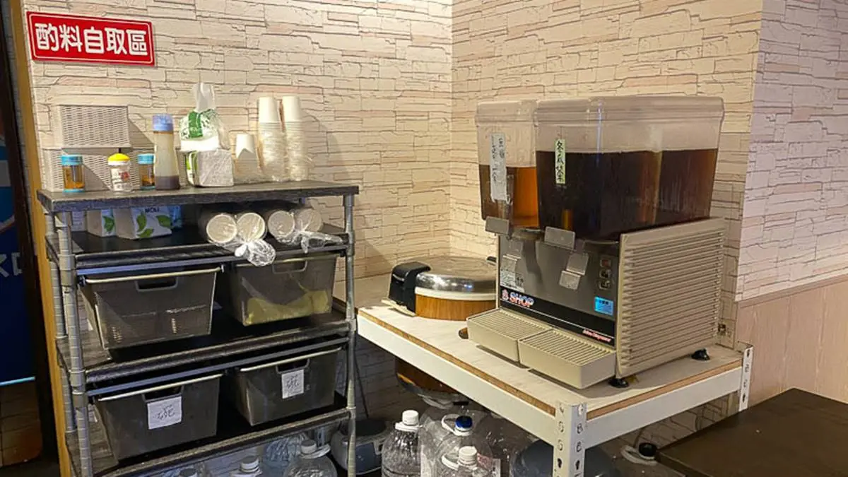 CP值爆表又美拍！台南超狂咖哩飯用「木盆」裝，金黃唐揚雞、厚切豬排吃到撐