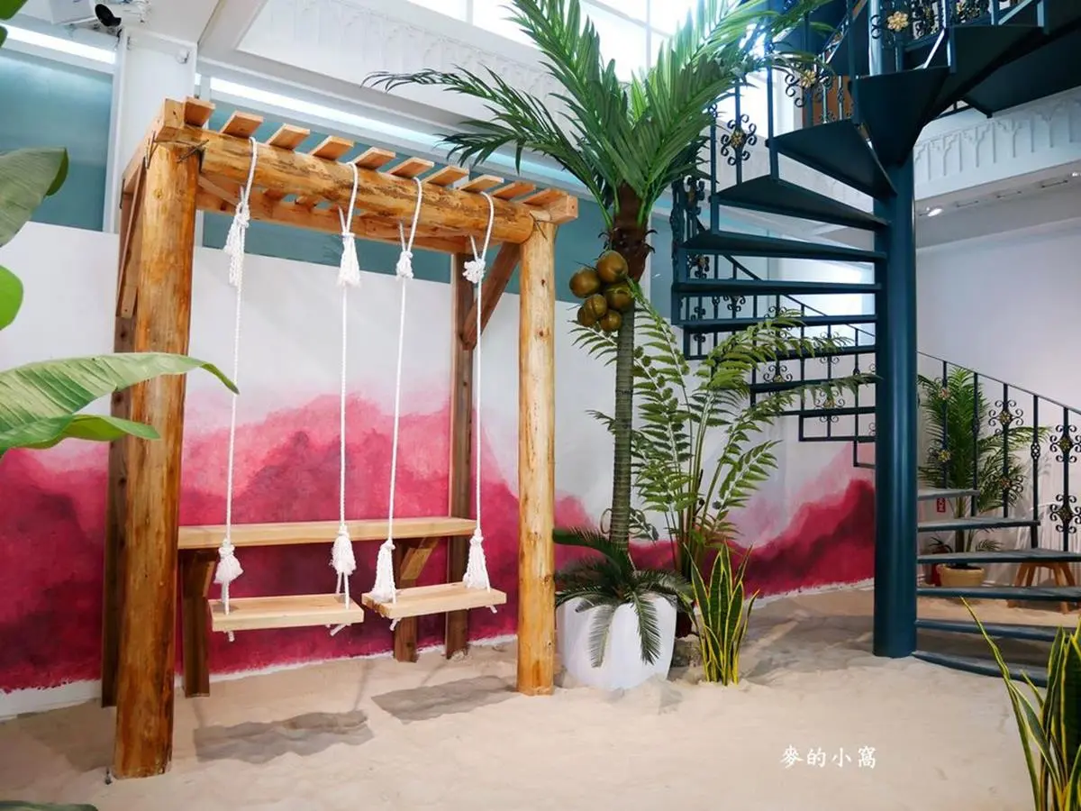 不曬黑拍沙灘照！桃園海島風咖啡廳打卡網美吊椅，必點烏魚子檸檬義大利麵