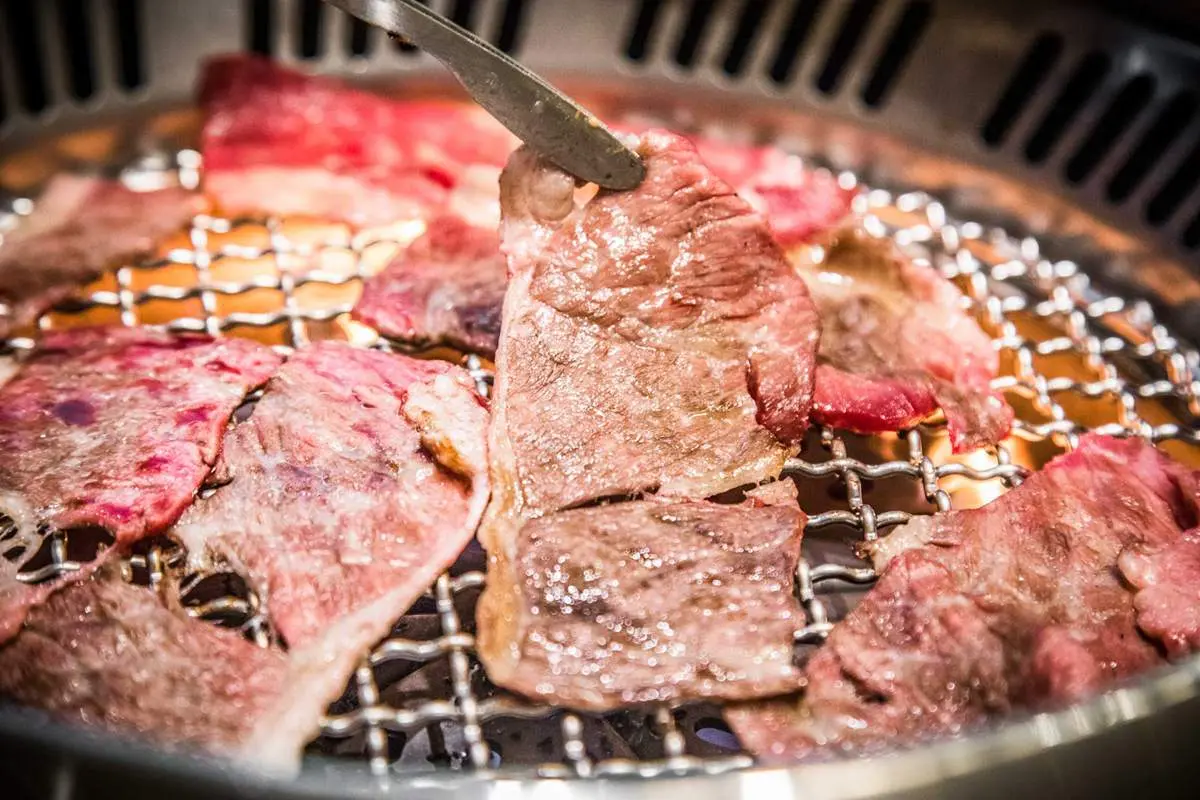 中秋放肆吃肉！全台15家高CP值燒烤吃到飽：299元任選50種食材、380元加購龍蝦