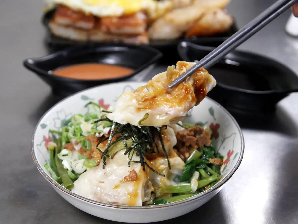 麻醬加到爽!台中佛心麵館獨創「一麵三吃」,超澎派「菜頭粿米腸蛋」也必點 麻醬加到爽!台中佛心麵館獨創「一麵三吃」,超澎派「菜頭粿米腸蛋」也必點