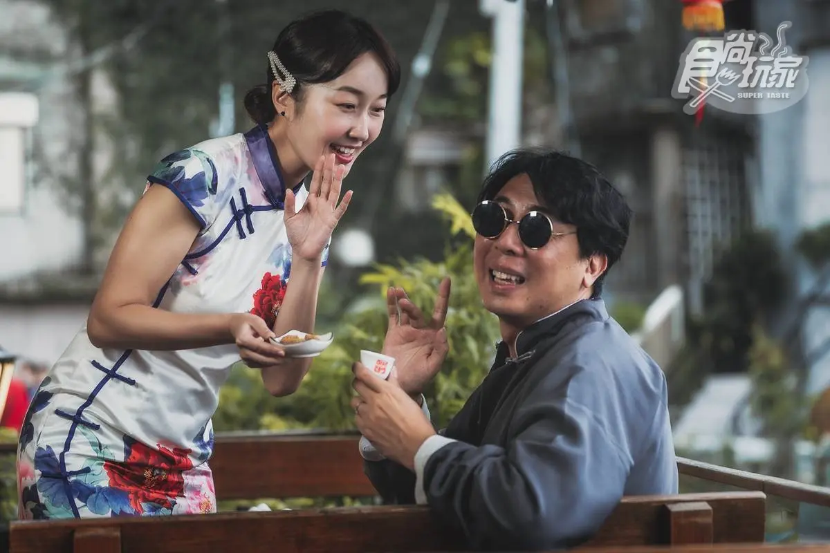《瘋狂總部》扮古人穿梭九份老街，梁赫群見女裝夢多驚呼：「鬼門不是關了嗎？」