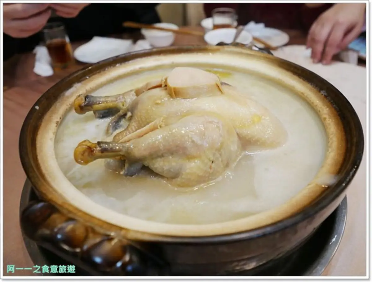 老饕都吃這幾家!台北6間聚餐不敗老字號:爆汁排骨酥、鳳眼鮑魚、「肉凍」白斬雞 老饕都吃這幾家!台北6間聚餐不敗老字號:爆汁排骨酥、鳳眼鮑魚、「肉凍」白斬雞