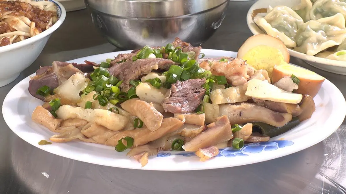 CP值爆表啦!台南佛心麵店超飽滿水餃1顆2元,清爽餛飩湯1碗也只要10元 CP值爆表啦!台南佛心麵店超飽滿水餃1顆2元,清爽餛飩湯1碗也只要10元