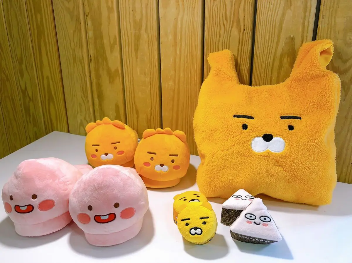 KA粉到全家報到惹！最新「Kakao Friends集點周邊」結合萬聖節設計，先搶萊恩和室椅